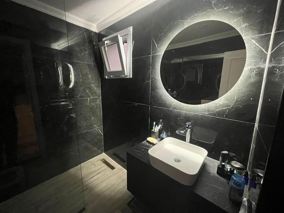 Апартаменты Sisli Osmanbey Taksim Large Terrace, Quietness And Space Стамбул Экстерьер фото